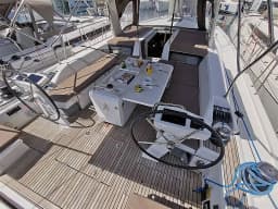 Oceanis 51.1 in Lefkada / Nikiana Marina thumbnail 2