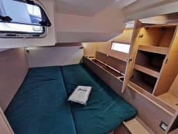 Oceanis 51.1 in Lefkada / Nikiana Marina thumbnail 6