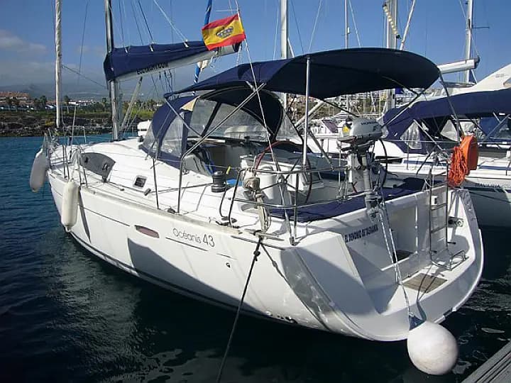 Oceanis 43 in Mallorca / Palma de Mallorca / La Lonja Marina Charter - Photo 4