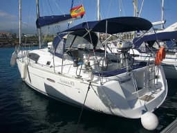 Oceanis 43 in Mallorca / Palma de Mallorca / La Lonja Marina Charter thumbnail 3