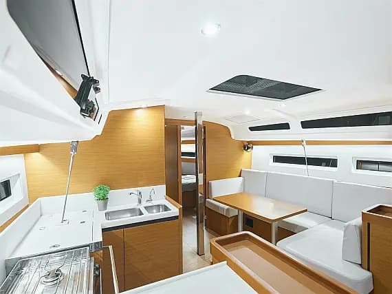 Sun Odyssey 440 in Athens / Alimos Marina - Photo 3