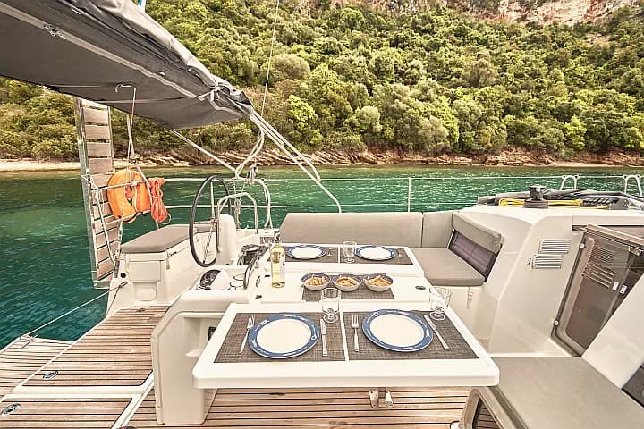 Sun Odyssey 440 in Athens / Alimos Marina - Photo 5