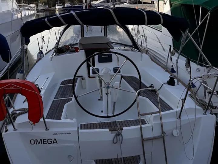 Sun Odyssey 33i in Corfu / Gouvia / D-Marin Marina Gouvia - Photo 2