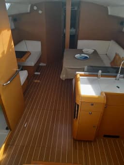 Sun Odyssey 439 in Salerno / Marina d'Arechi thumbnail 11