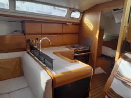 Sun Odyssey 439 in Salerno / Marina d'Arechi thumbnail 14