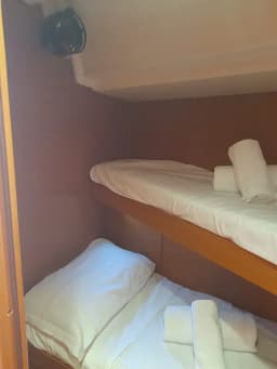 Sun Odyssey 439 in Salerno / Marina d'Arechi thumbnail 5
