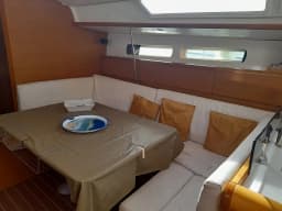 Sun Odyssey 439 in Salerno / Marina d'Arechi thumbnail 6