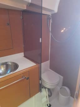 Sun Odyssey 439 in Salerno / Marina d'Arechi thumbnail 9