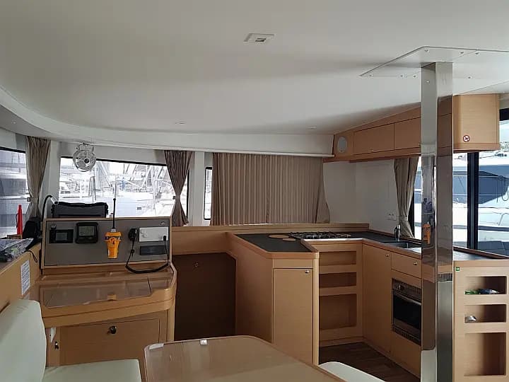 Lagoon 42 in Rhodes New Marina - Photo 5