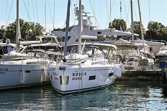 Bavaria C46 in Zadar / Marina Zadar - image 1