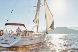 Sun Odyssey 39i in Vigo / Real Club Nautico de Vigo thumbnail 2
