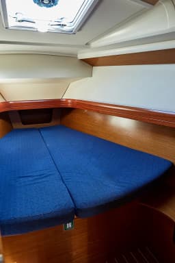Sun Odyssey 39i in Vigo / Real Club Nautico de Vigo thumbnail 5