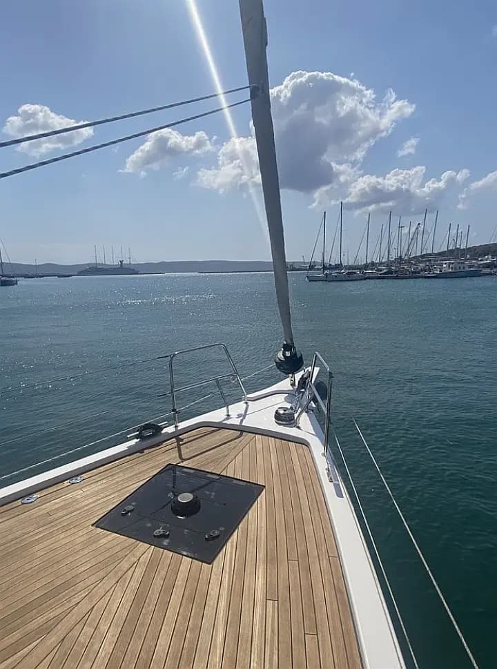 Bavaria C57 in Lavrion Main Port - Photo 4
