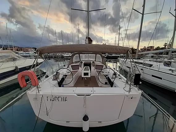 Dufour 430 in Sicily / Palermo / La Cala (Porto Palermo) - Photo 1