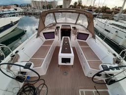 Dufour 430 in Sicily / Palermo / La Cala (Porto Palermo) thumbnail 6