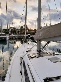 Dufour 430 in Sicily / Palermo / La Cala (Porto Palermo) thumbnail 7
