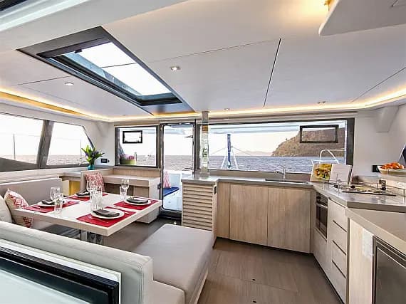 Leopard 45 in Raiatea / Apooiti Marina - Photo 3