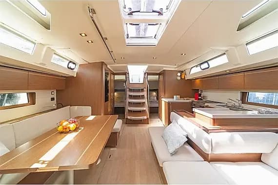 Oceanis 51.1 in Athens / Alimos Marina - Photo 3