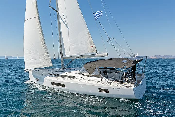 Oceanis 51.1 in Athens / Alimos Marina - Photo 4