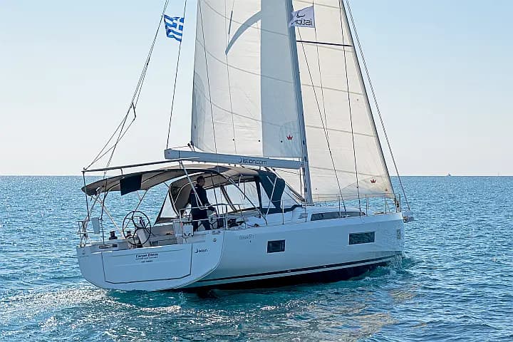 Oceanis 51.1 in Athens / Alimos Marina - Photo 5