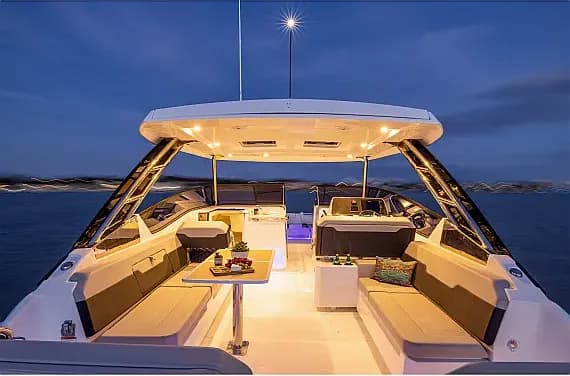 Aquila 32 Sport in Sardinia / Cannigione - Photo 2