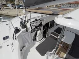 Lagoon 380 in Šibenik / D-Marin Marina Mandalina thumbnail 29