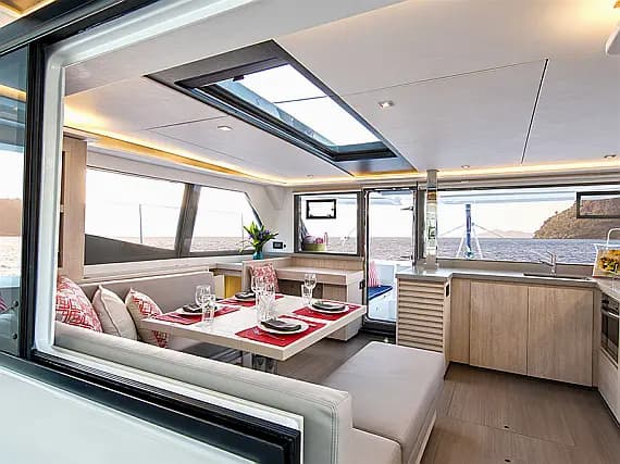 Leopard 45 in Sicily / Furnari / Marina Portorosa - Photo 3