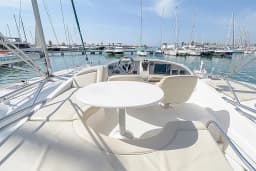 Prestige 32 in Sitges - Barcelona / Port d'Aiguadolç thumbnail 9