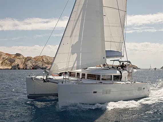 Lagoon 400 S2 in Sicily / Furnari / Marina Portorosa - Photo 1