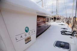 Lagoon 400 S2 in Sicily / Furnari / Marina Portorosa thumbnail 13