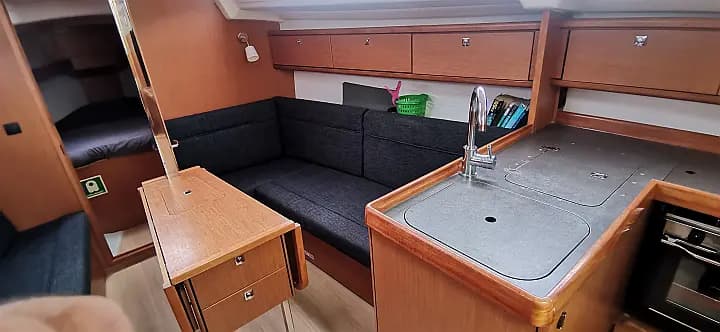 Bavaria Cruiser 33 in Preveza Main Port - Photo 4