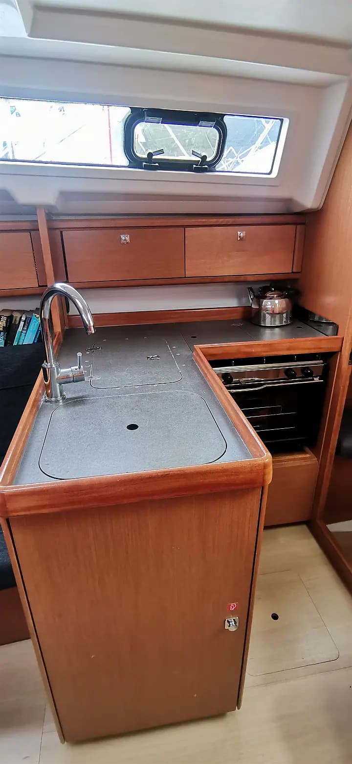 Bavaria Cruiser 33 in Preveza Main Port - Photo 5