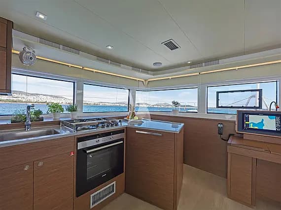 Lagoon 52 in Athens / Alimos Marina - Photo 3