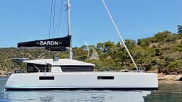 Lagoon 52 in Athens / Alimos Marina thumbnail 9