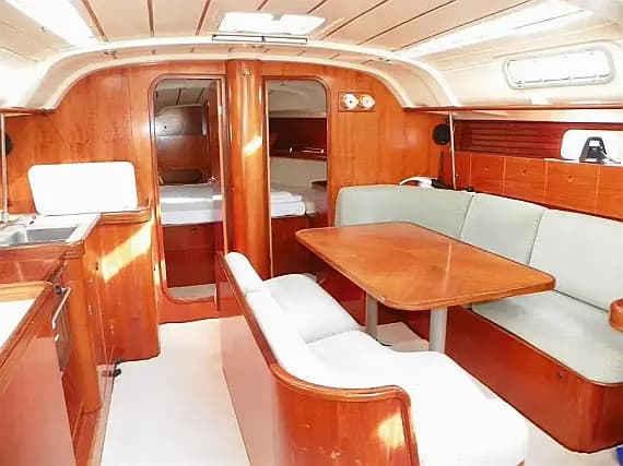 Oceanis 440 in Volos / Port of Volos - Photo 3