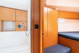 Bavaria 46 Cruiser in Rhodes New Marina thumbnail 24