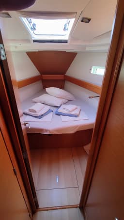 Sun Odyssey 439 in Volos / Port of Volos thumbnail 11
