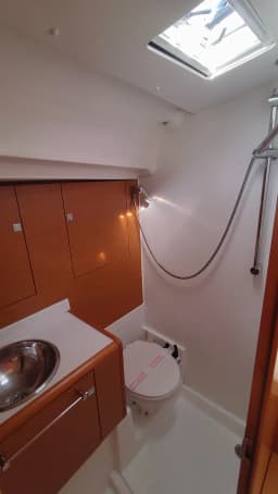 Sun Odyssey 439 in Volos / Port of Volos thumbnail 12