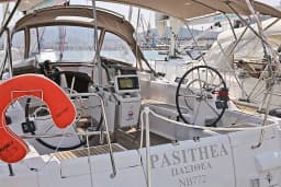 Sun Odyssey 439 in Volos / Port of Volos thumbnail 4