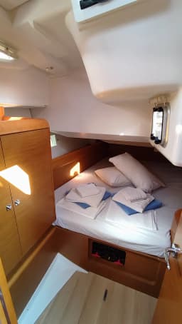 Sun Odyssey 439 in Volos / Port of Volos thumbnail 7