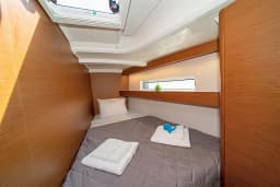 Sun Odyssey 440 in Skiathos thumbnail 19