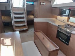Oceanis 46.1 in Lavrion Main Port thumbnail 9