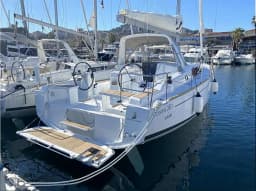 Oceanis 38.1 in Grimaud / Port Grimaud thumbnail 12