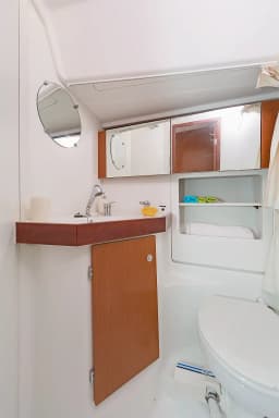 Oceanis 50 in Athens / Alimos Marina thumbnail 5
