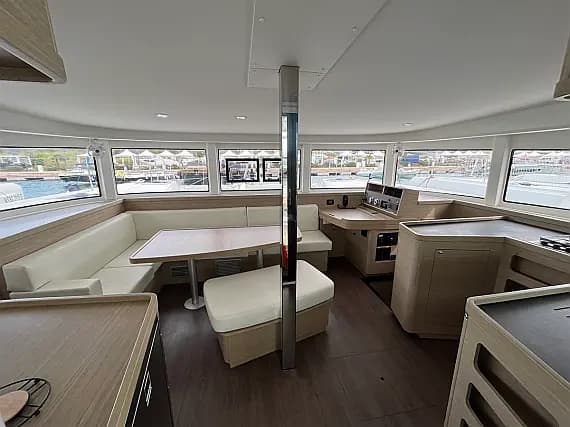 Lagoon 42 in Salerno / Marina d'Arechi - Photo 3
