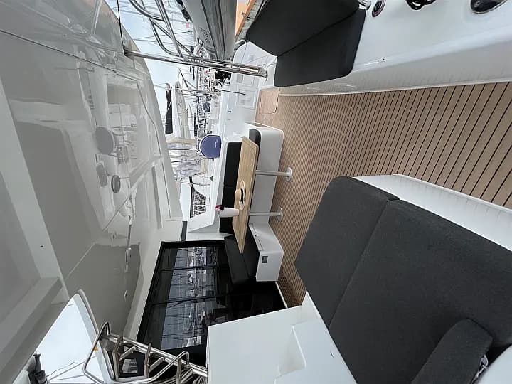 Lagoon 42 in Salerno / Marina d'Arechi - Photo 5