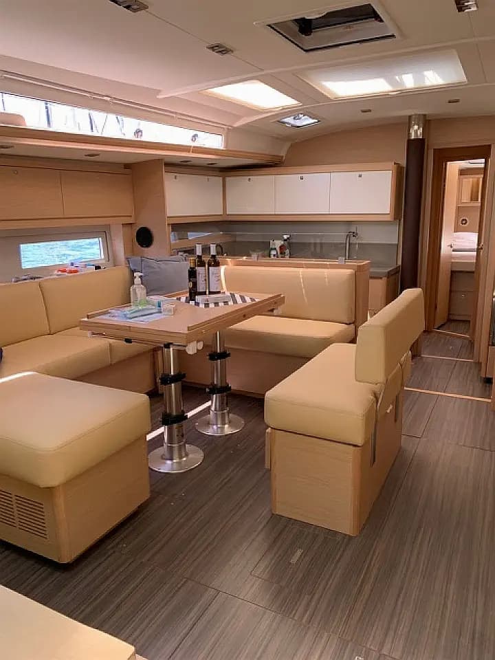 Dufour 530 in Lavrion / Olympic Marina - Photo 5