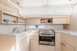 Oceanis 40.1 in Rhodes / Mandraki Port thumbnail 10