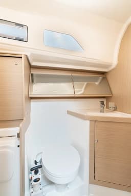 Oceanis 40.1 in Rhodes / Mandraki Port thumbnail 15