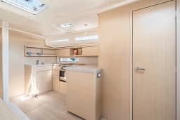 Oceanis 40.1 in Rhodes / Mandraki Port thumbnail 3